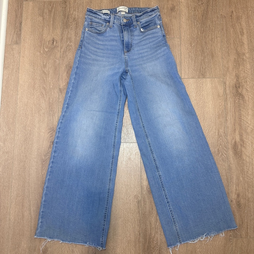 Universal Thread Jeans Womens High Rise Everyday Wide Leg Raw Hem Blue Denim 6R - Picture 2 of 11